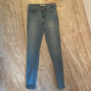 711 Levis Skinny Jeans
